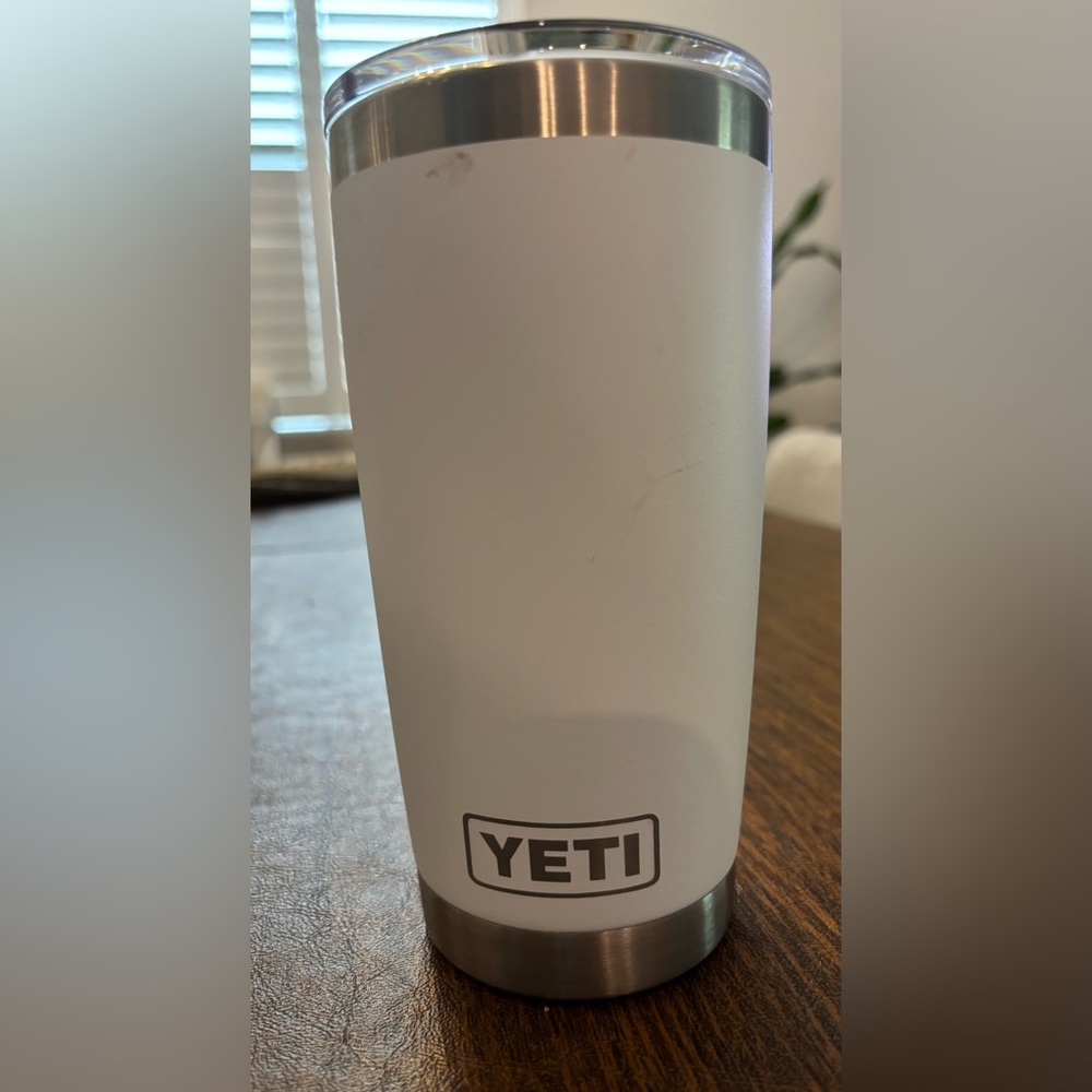 Yeti White coffee/ cold drink
Mug